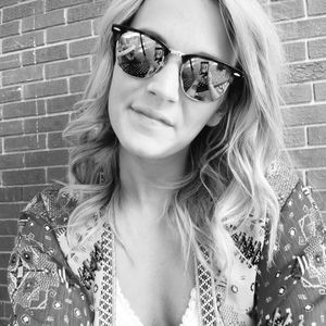 Meet your Posher, Laura